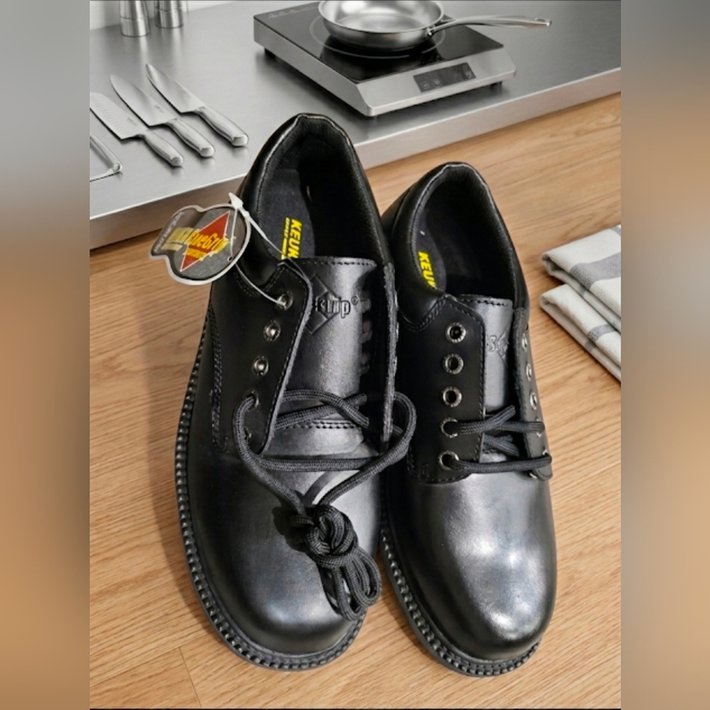 Keuka Sure Grip Men’s Work Footwear 8 NEW With Tags